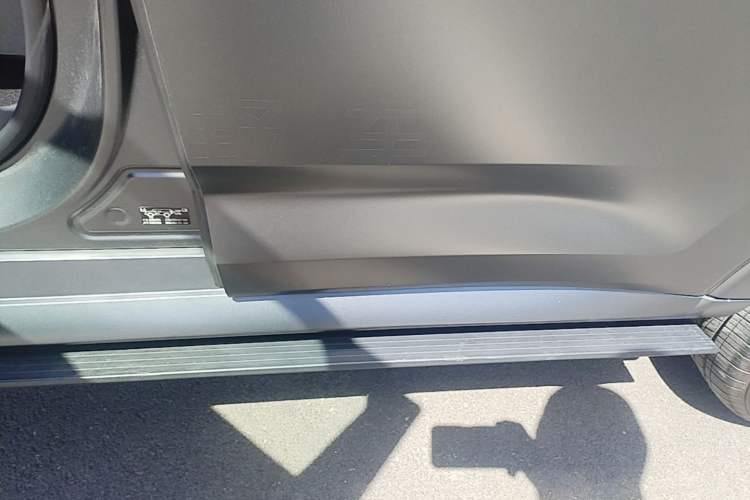 Used Haval H9 2024 2.0T Gasoline All-Wheel-Drive Extreme Edition Left Side Sill