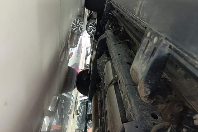 Used Haval H9 2024 2.0T Gasoline All-Wheel-Drive Extreme Edition Left Side Sill