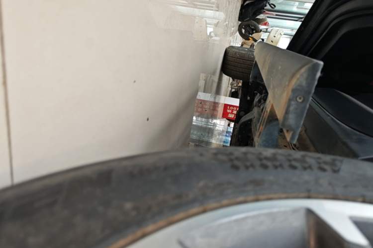 Used Haval H9 2024 2.0T Gasoline All-Wheel-Drive Extreme Edition Left Side Sill