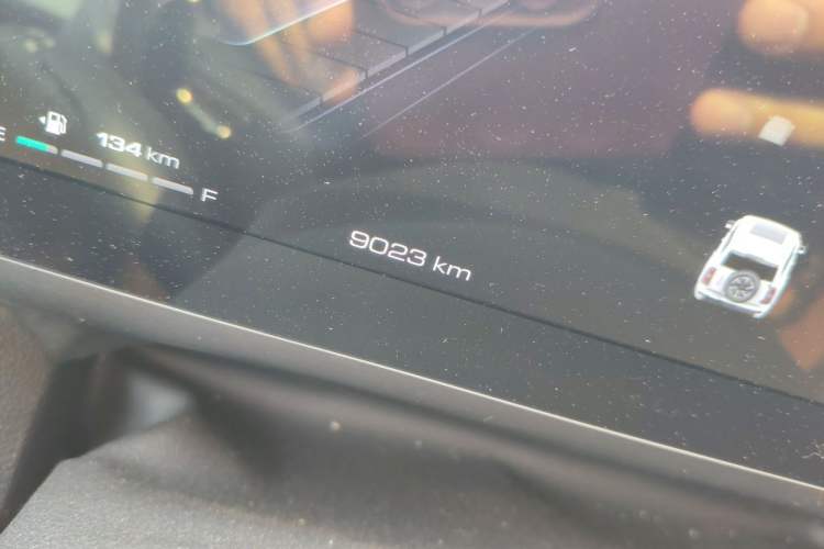 Used Haval H9 2024 2.0T Gasoline All-Wheel-Drive Extreme Edition Odometer Close Up