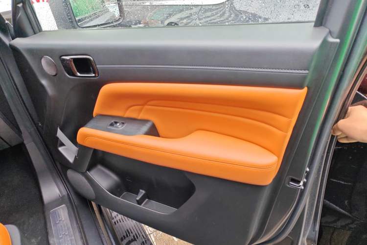 Used Haval H9 2024 2.0T Gasoline All-Wheel-Drive Extreme Edition Right Front Door Interior