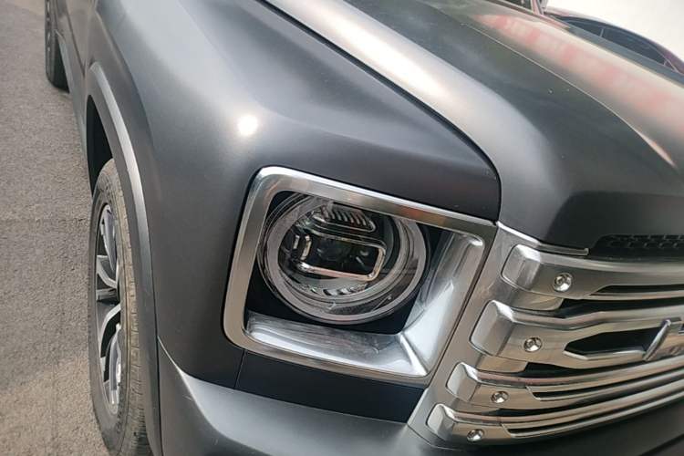 Used Haval H9 2024 2.0T Gasoline All-Wheel-Drive Extreme Edition Right Front Headlight