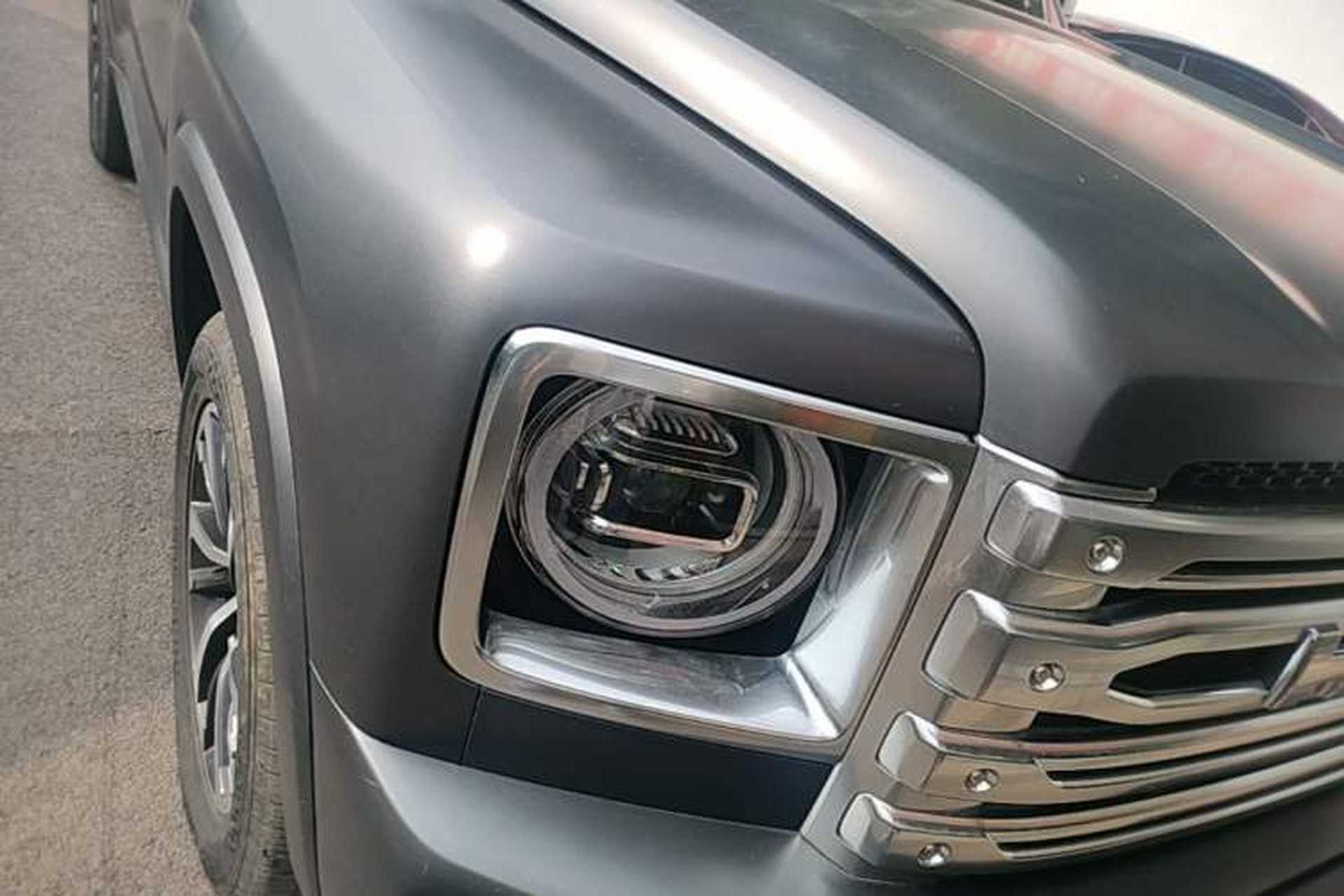 Used Haval H9 2024 2.0T Gasoline All-Wheel-Drive Extreme Edition Right Front Headlight