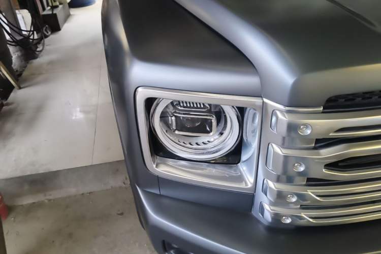 Used Haval H9 2024 2.0T Gasoline All-Wheel-Drive Extreme Edition Right Front Headlight