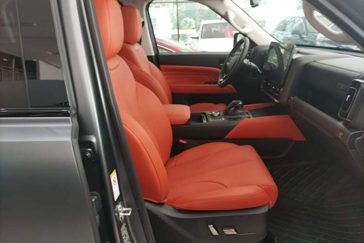 Used Haval H9 2024 2.0T Gasoline All-Wheel-Drive Extreme Edition Right Front Seat