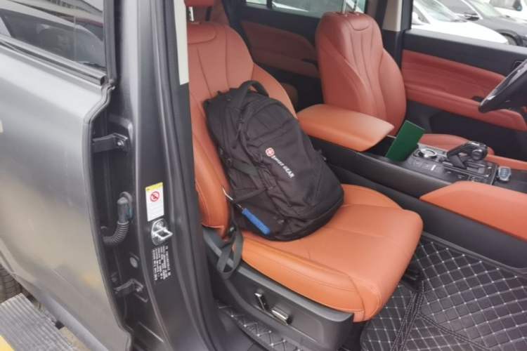 Used Haval H9 2024 2.0T Gasoline All-Wheel-Drive Extreme Edition Right Front Seat