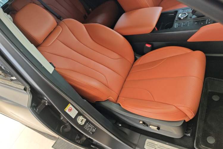 Used Haval H9 2024 2.0T Gasoline All-Wheel-Drive Extreme Edition Right Front Seat