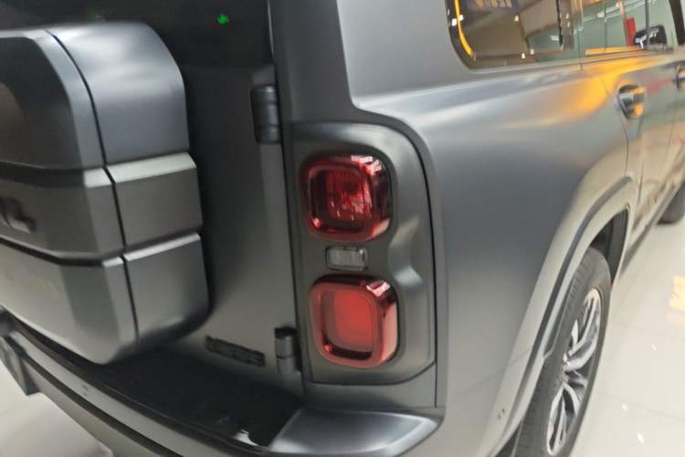 Used Haval H9 2024 2.0T Gasoline All-Wheel-Drive Extreme Edition Right Rear Taillight