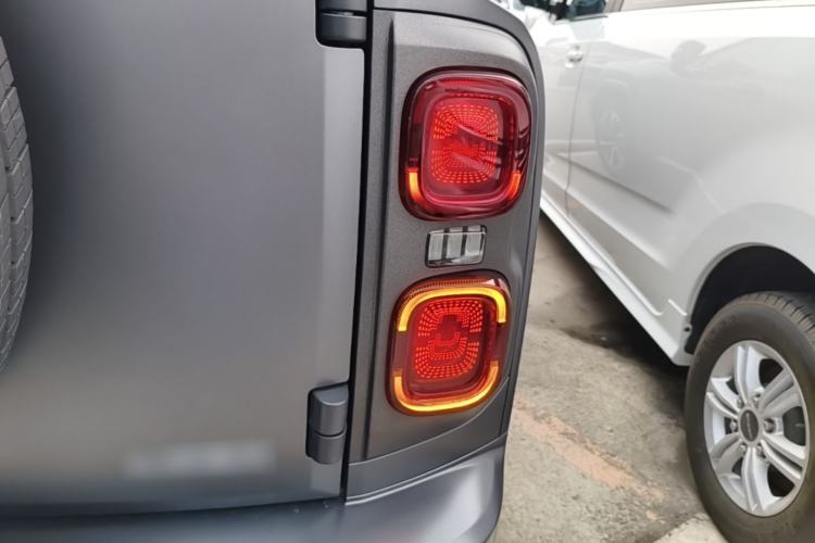 Used Haval H9 2024 2.0T Gasoline All-Wheel-Drive Extreme Edition Right Rear Taillight