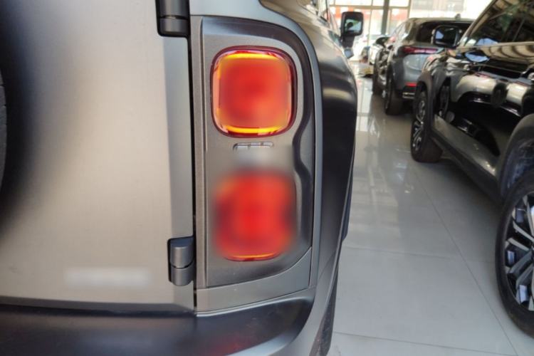 Used Haval H9 2024 2.0T Gasoline All-Wheel-Drive Extreme Edition Right Rear Taillight