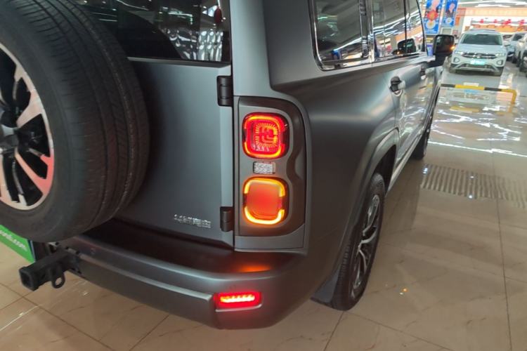 Used Haval H9 2024 2.0T Gasoline All-Wheel-Drive Extreme Edition Right Rear Taillight