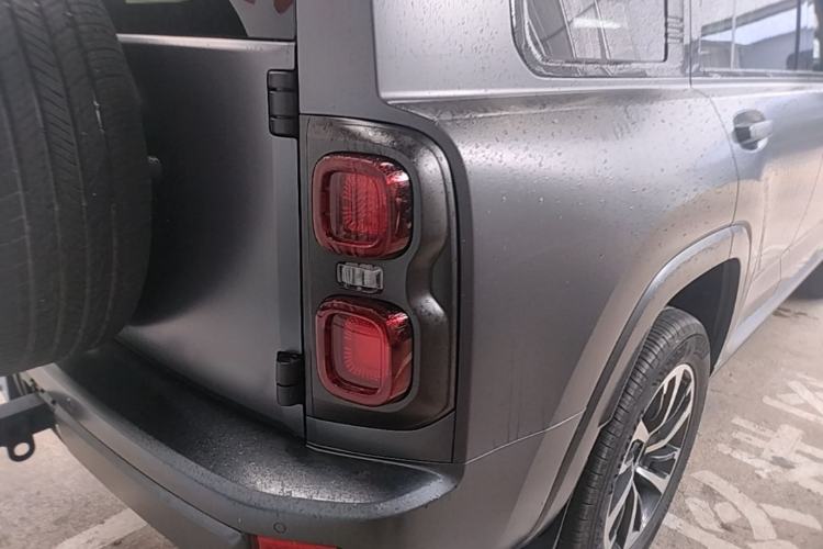 Used Haval H9 2024 2.0T Gasoline All-Wheel-Drive Extreme Edition Right Rear Taillight