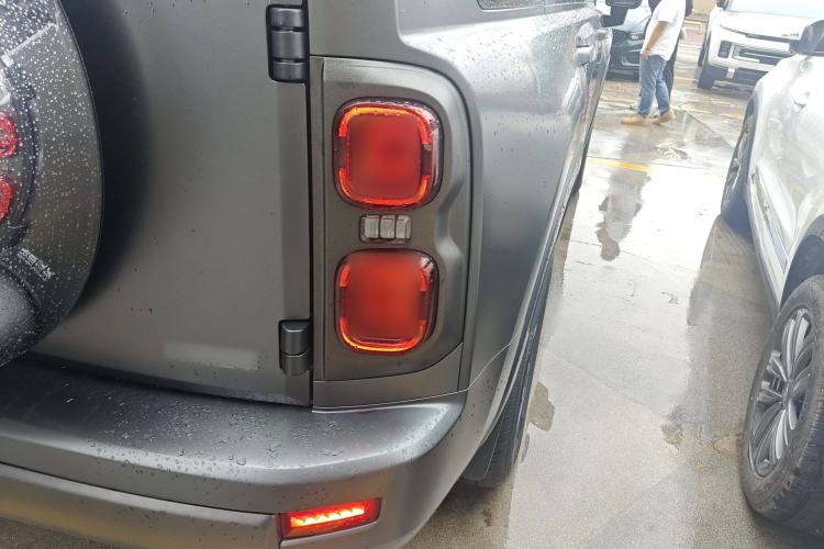Used Haval H9 2024 2.0T Gasoline All-Wheel-Drive Extreme Edition Right Rear Taillight