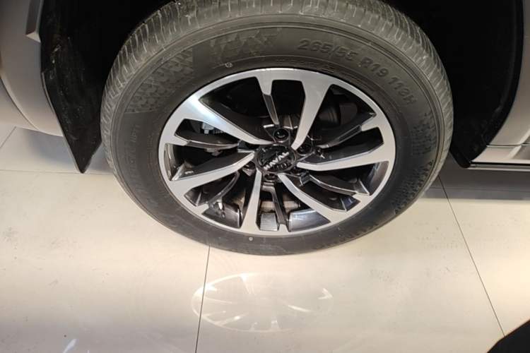 Used Haval H9 2024 2.0T Gasoline All-Wheel-Drive Extreme Edition Right Rear Wheel Hub