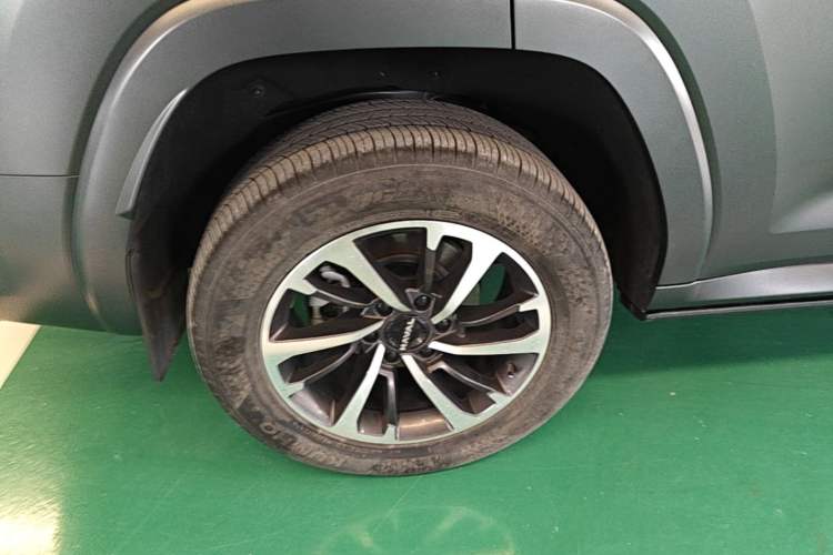 Used Haval H9 2024 2.0T Gasoline All-Wheel-Drive Extreme Edition Right Rear Wheel Hub