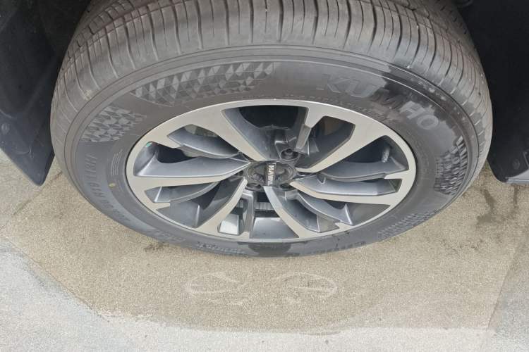 Used Haval H9 2024 2.0T Gasoline All-Wheel-Drive Extreme Edition Right Rear Wheel Hub