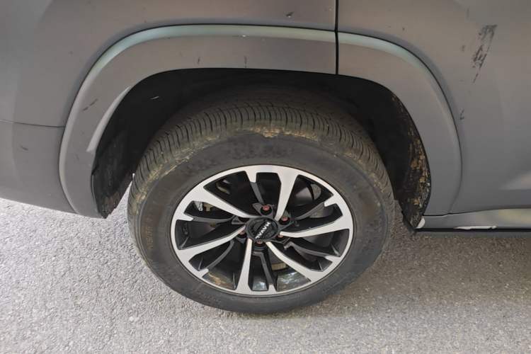 Used Haval H9 2024 2.0T Gasoline All-Wheel-Drive Extreme Edition Right Rear Wheel Hub