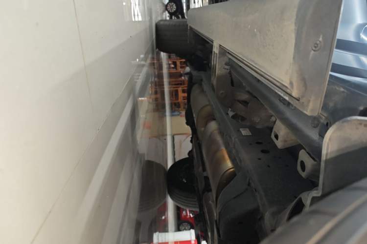 Used Haval H9 2024 2.0T Gasoline All-Wheel-Drive Extreme Edition Right Side Sill
