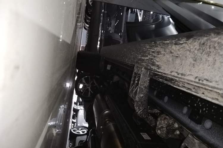 Used Haval H9 2024 2.0T Gasoline All-Wheel-Drive Extreme Edition Right Side Sill