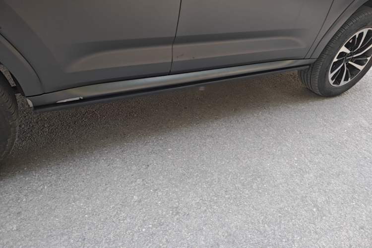 Used Haval H9 2024 2.0T Gasoline All-Wheel-Drive Extreme Edition Right Side Sill