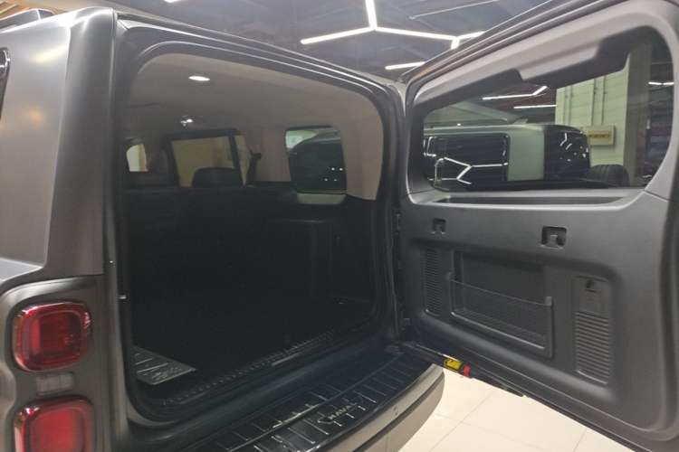 Used Haval H9 2024 2.0T Gasoline All-Wheel-Drive Extreme Edition Trunk