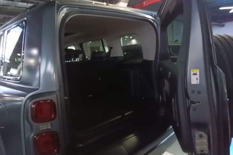 Used Haval H9 2024 2.0T Gasoline All-Wheel-Drive Extreme Edition Trunk