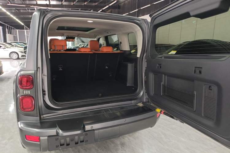 Used Haval H9 2024 2.0T Gasoline All-Wheel-Drive Extreme Edition Trunk