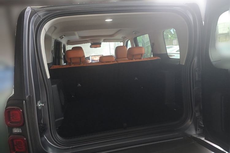 Used Haval H9 2024 2.0T Gasoline All-Wheel-Drive Extreme Edition Trunk