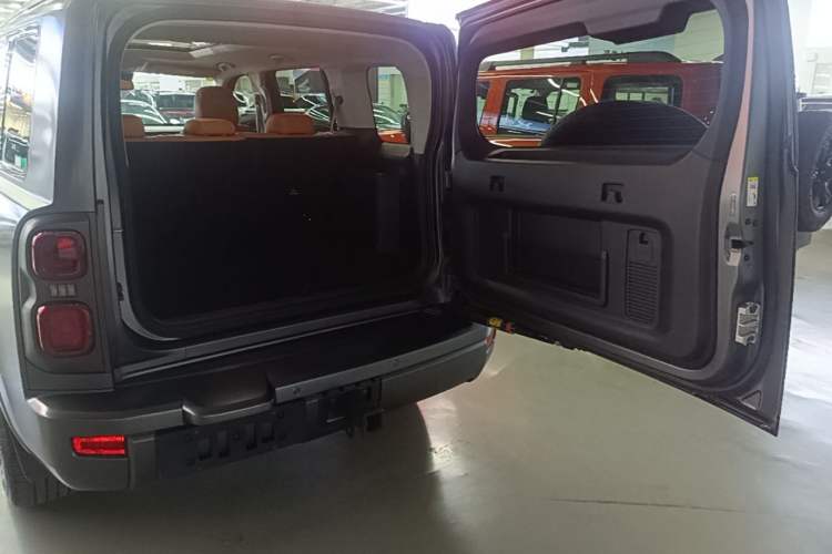 Used Haval H9 2024 2.0T Gasoline All-Wheel-Drive Extreme Edition Trunk