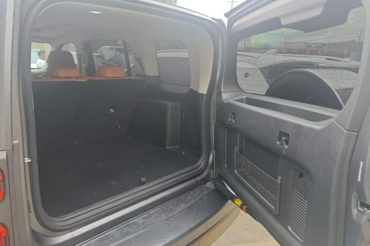 Used Haval H9 2024 2.0T Gasoline All-Wheel-Drive Extreme Edition Trunk
