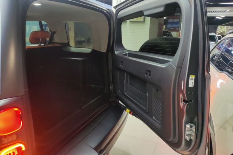 Used Haval H9 2024 2.0T Gasoline All-Wheel-Drive Extreme Edition Trunk