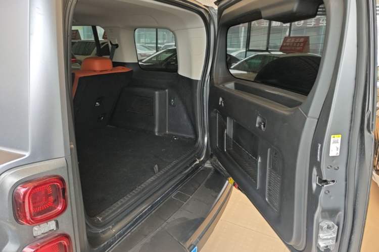 Used Haval H9 2024 2.0T Gasoline All-Wheel-Drive Extreme Edition Trunk