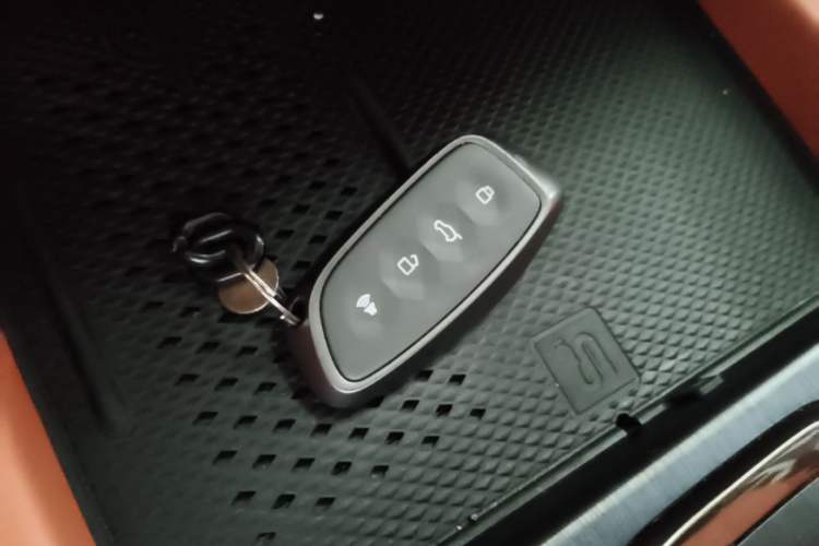 Used Haval H9 2024 2.0T Gasoline All-Wheel-Drive Extreme Edition Vehicle Key