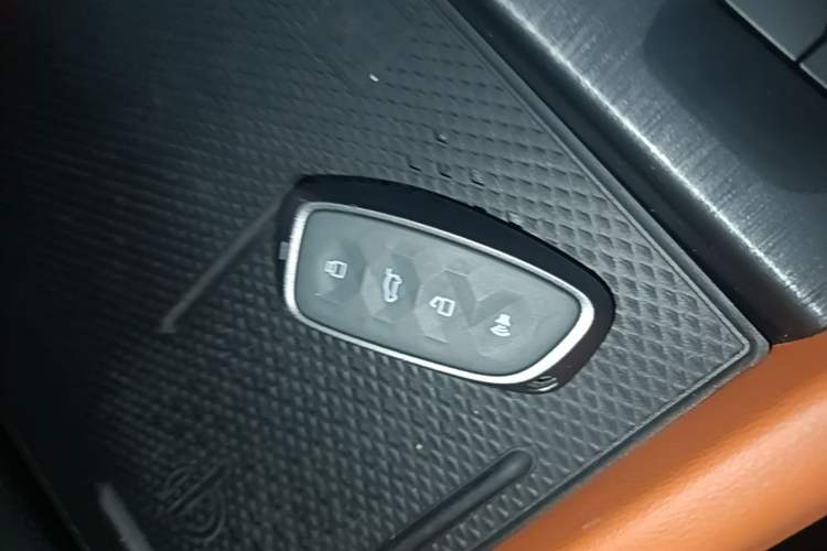 Used Haval H9 2024 2.0T Gasoline All-Wheel-Drive Extreme Edition Vehicle Key