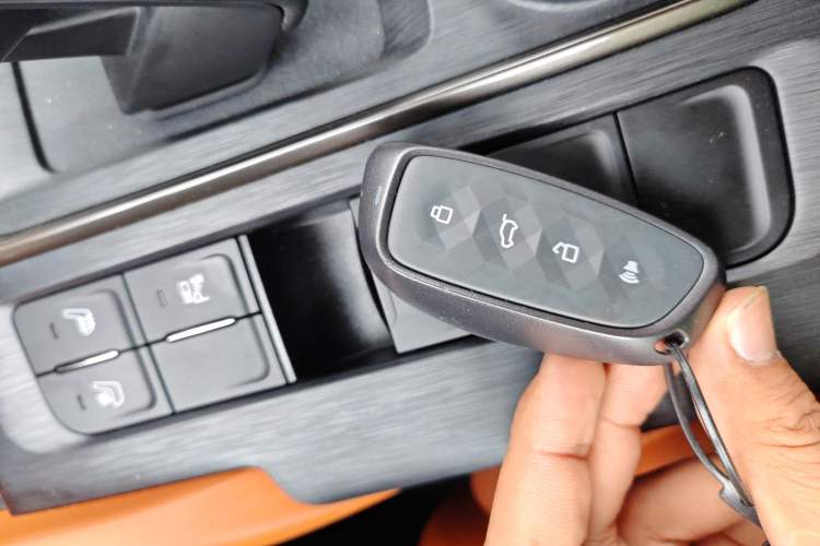Used Haval H9 2024 2.0T Gasoline All-Wheel-Drive Extreme Edition Vehicle Key