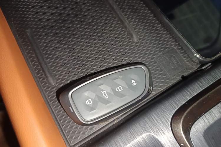 Used Haval H9 2024 2.0T Gasoline All-Wheel-Drive Extreme Edition Vehicle Key