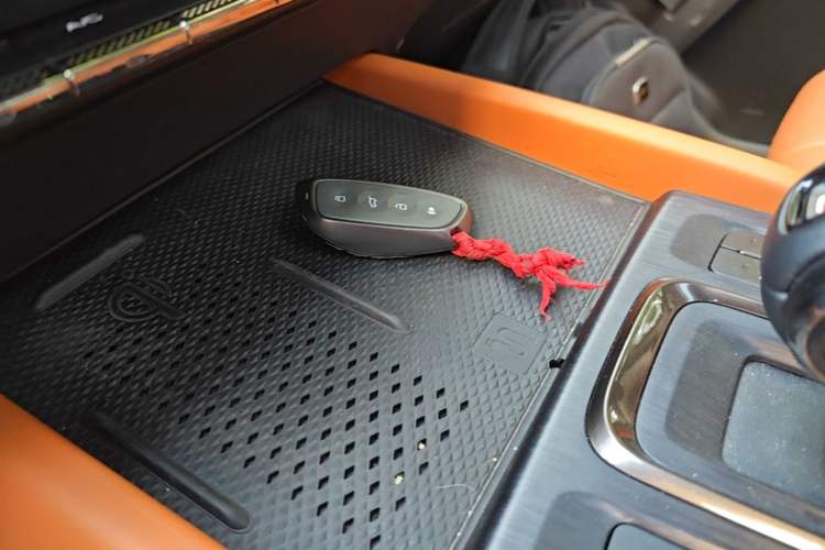 Used Haval H9 2024 2.0T Gasoline All-Wheel-Drive Extreme Edition Vehicle Key