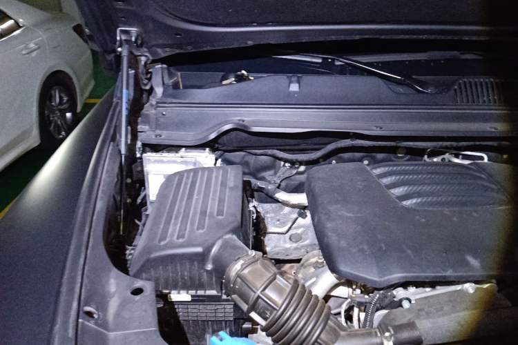 Used Haval H9 2024 2.0T Gasoline All-Wheel-Drive Extreme Edition Engine Bay Right