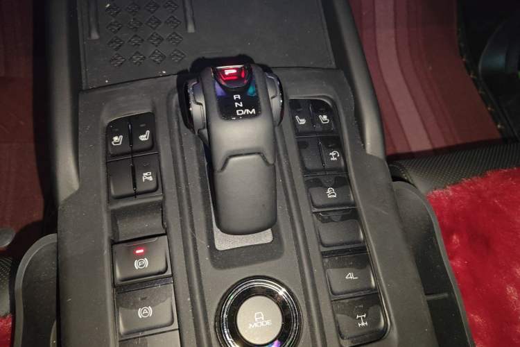 Used Haval H9 2024 2.0T Gasoline All-Wheel-Drive Extreme Edition Gear Lever