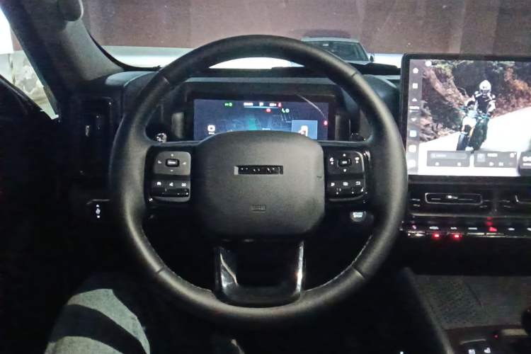Used Haval H9 2024 2.0T Gasoline All-Wheel-Drive Extreme Edition Steering Wheel
