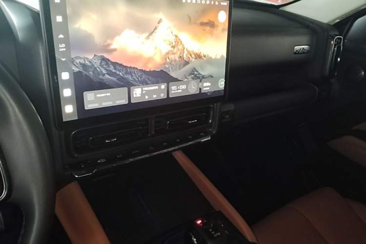 Used Haval H9 2024 2.0T Gasoline All-Wheel-Drive Extreme Edition Audio And AC Panel