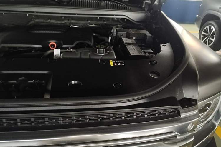 Used Haval H9 2024 2.0T Gasoline All-Wheel-Drive Extreme Edition Engine Bay Left