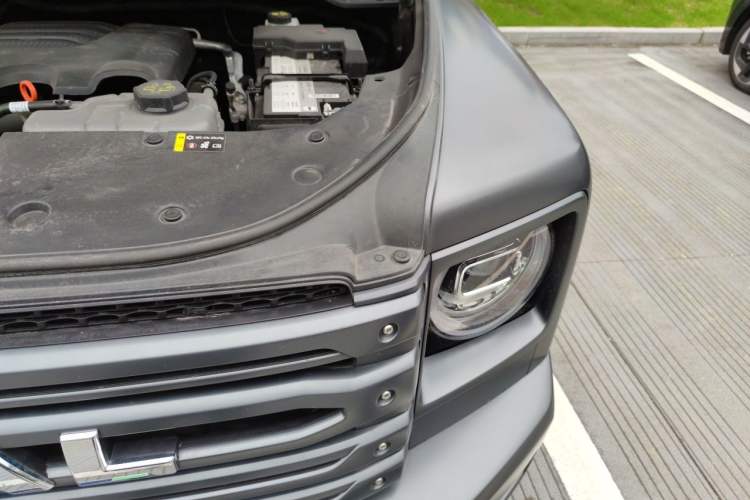 Used Haval H9 2024 2.0T Gasoline All-Wheel-Drive Extreme Edition Engine Bay Left