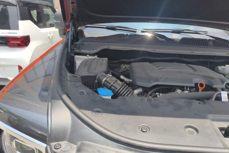 Used Haval H9 2024 2.0T Gasoline All-Wheel-Drive Extreme Edition Engine Bay Right