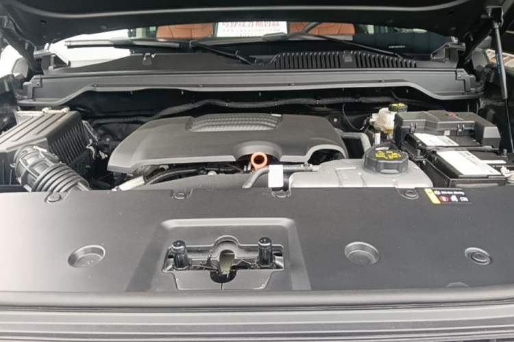 Used Haval H9 2024 2.0T Gasoline All-Wheel-Drive Extreme Edition Engine Bay