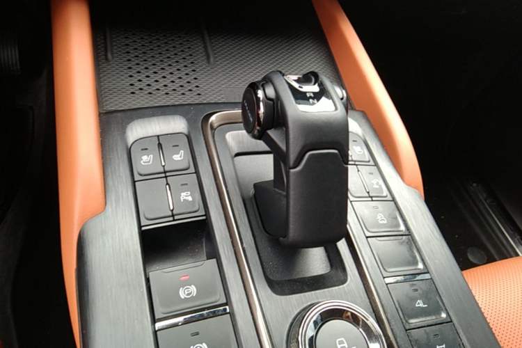 Used Haval H9 2024 2.0T Gasoline All-Wheel-Drive Extreme Edition Gear Lever