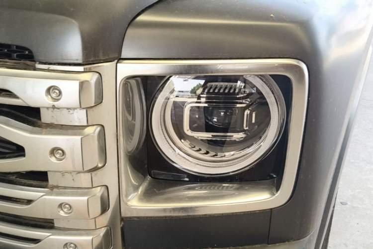 Used Haval H9 2024 2.0T Gasoline All-Wheel-Drive Extreme Edition Left Front Headlight