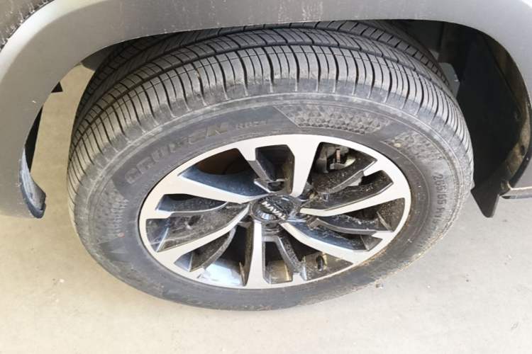 Used Haval H9 2024 2.0T Gasoline All-Wheel-Drive Extreme Edition Left Front Wheel Hub