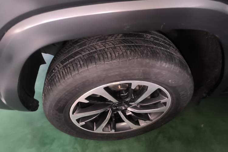 Used Haval H9 2024 2.0T Gasoline All-Wheel-Drive Extreme Edition Left Front Wheel Hub