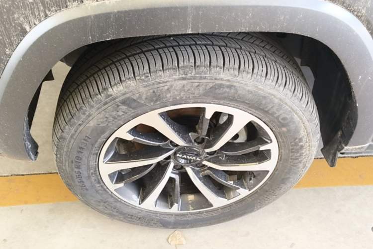 Used Haval H9 2024 2.0T Gasoline All-Wheel-Drive Extreme Edition Left Front Wheel Hub